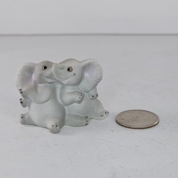 Vintage Freeman George Good Ceramic Kissing Elephant Couple Figurine Miniature - Picture 2 of 8